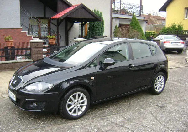 seat Seat Leon cena 18900 przebieg: 74000, rok produkcji 2011 z Złotów